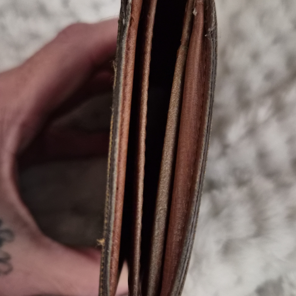 Louis Vuitton Monogram Bi Fold Leather Wallet - Picture 2 of 6